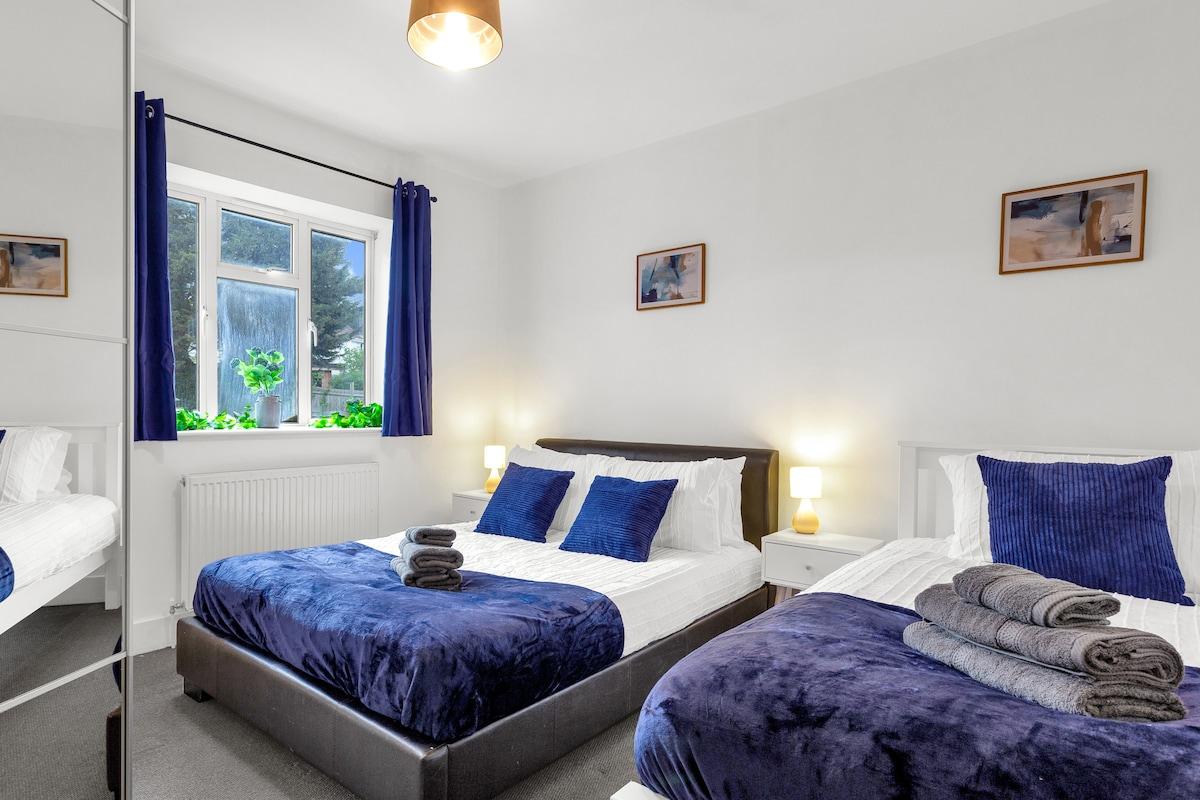 Chic 2 bed Wembley | Long Stay Discount | Sleeps 74