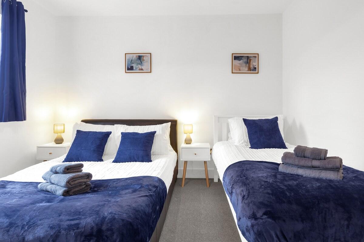 Chic 2 bed Wembley | Long Stay Discount | Sleeps 76