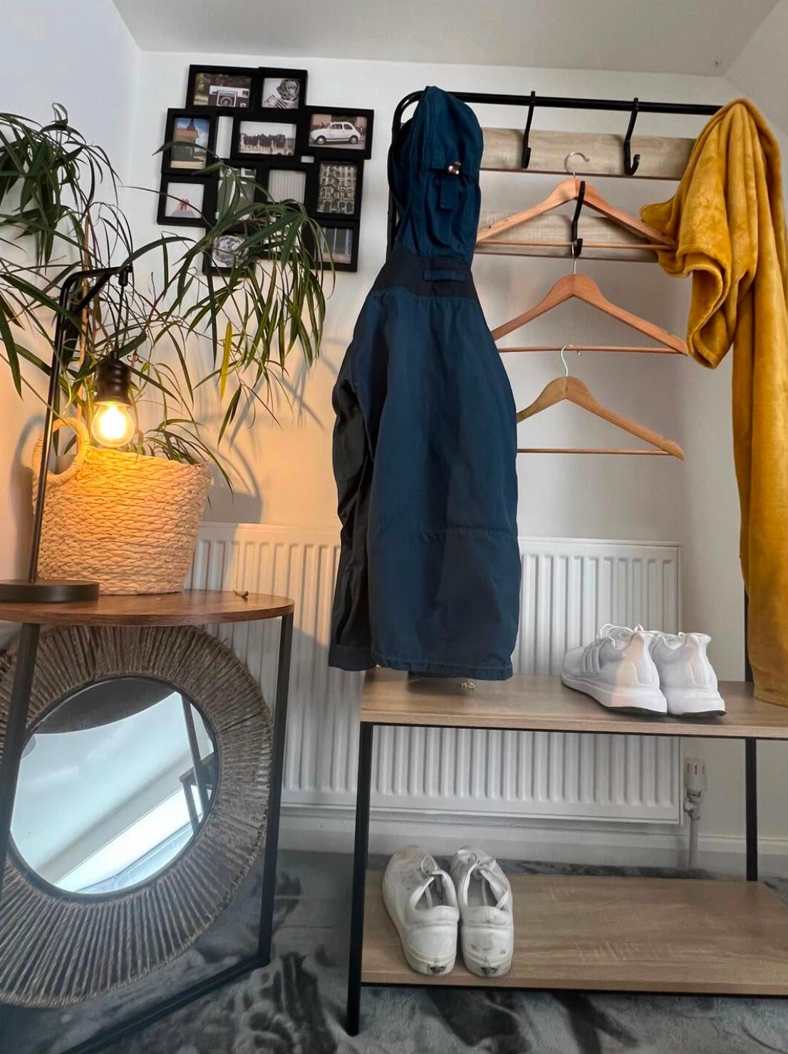 Charming 2 Bedroom Home in West Hull- Free Parking3