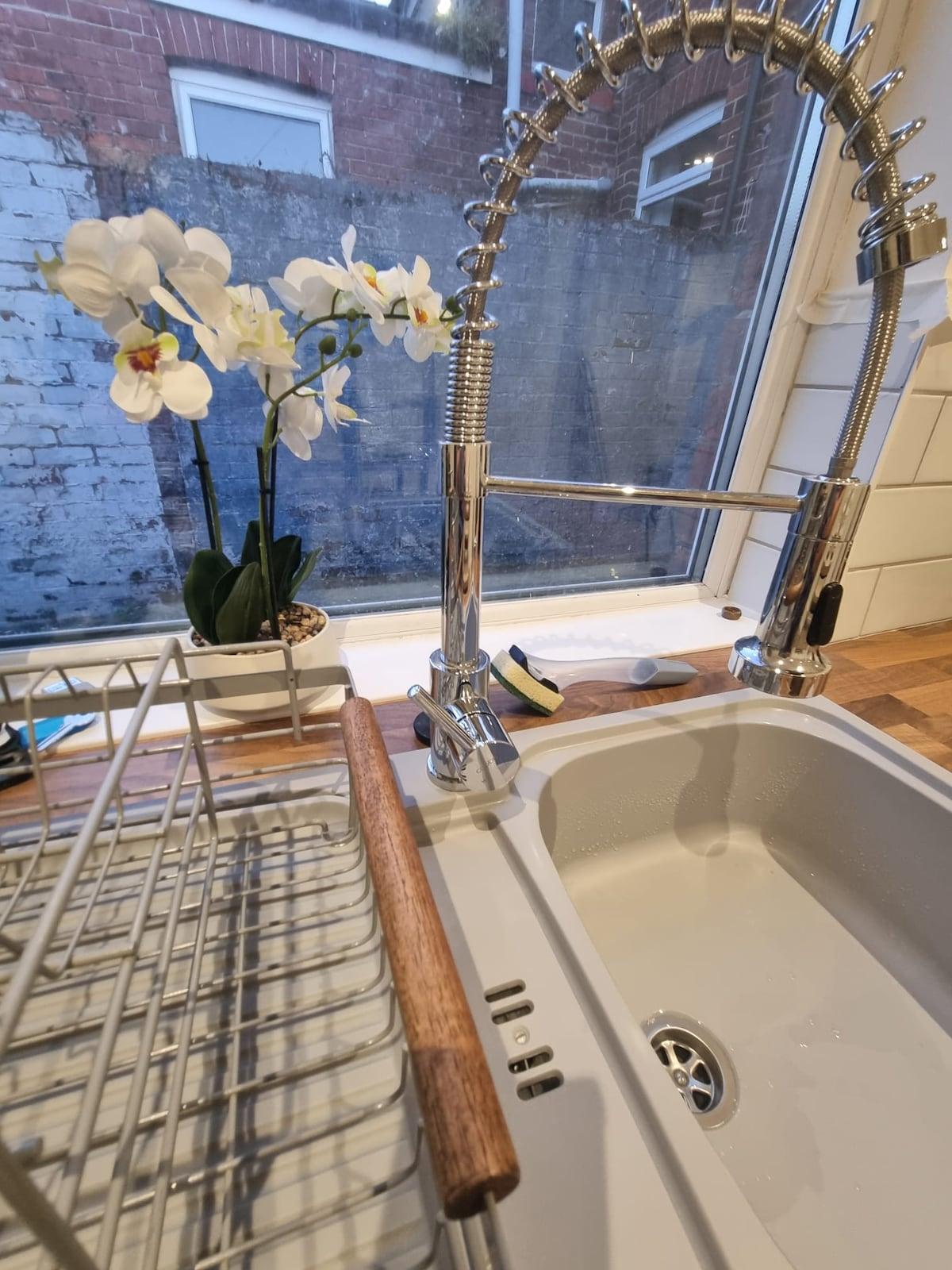 Huge 4Bed2Bath Sleeps 8 Flexible Long Term Stays6
