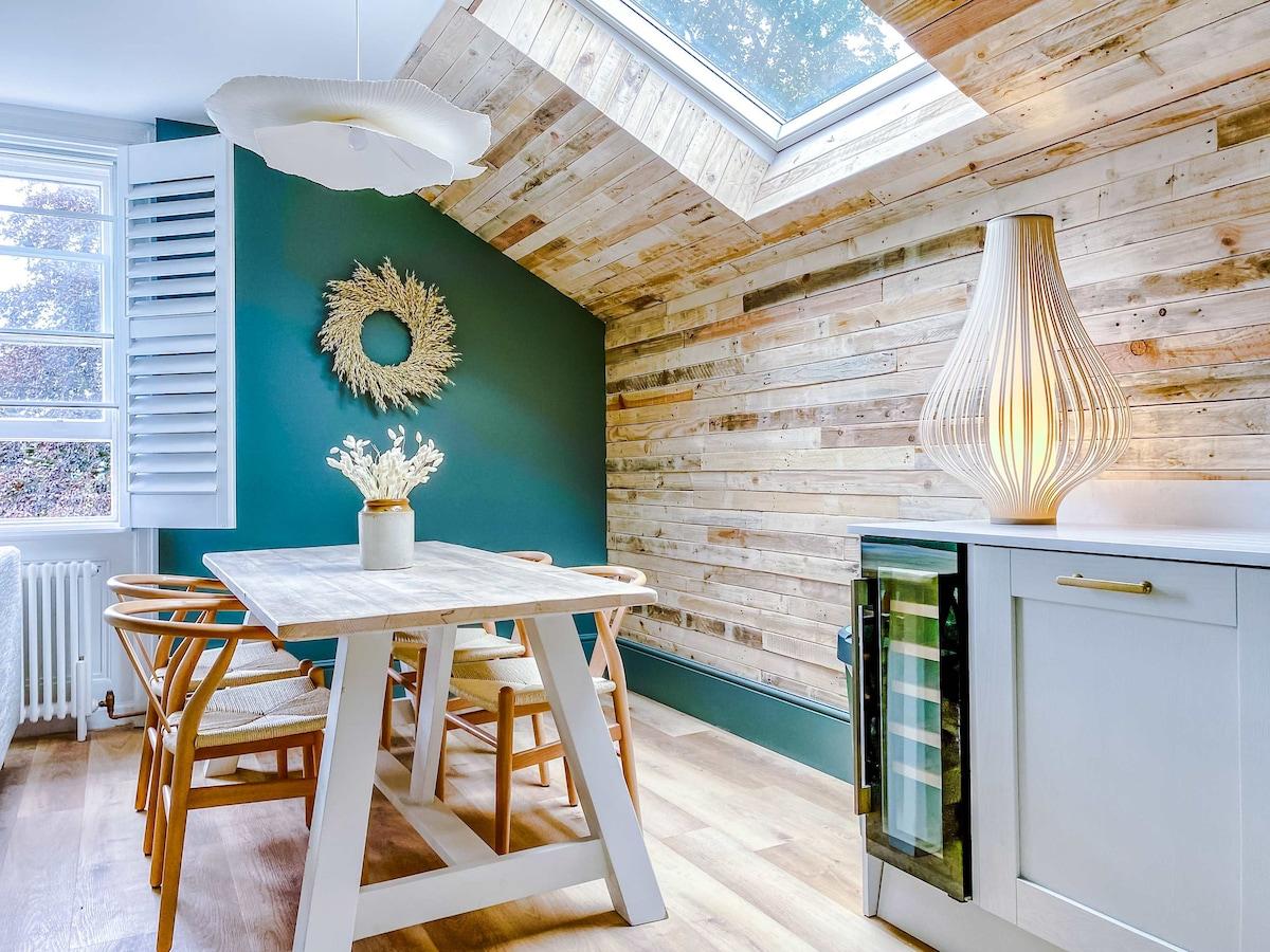 Railway House -Platform 8, 2 Bedroom Apartment.6