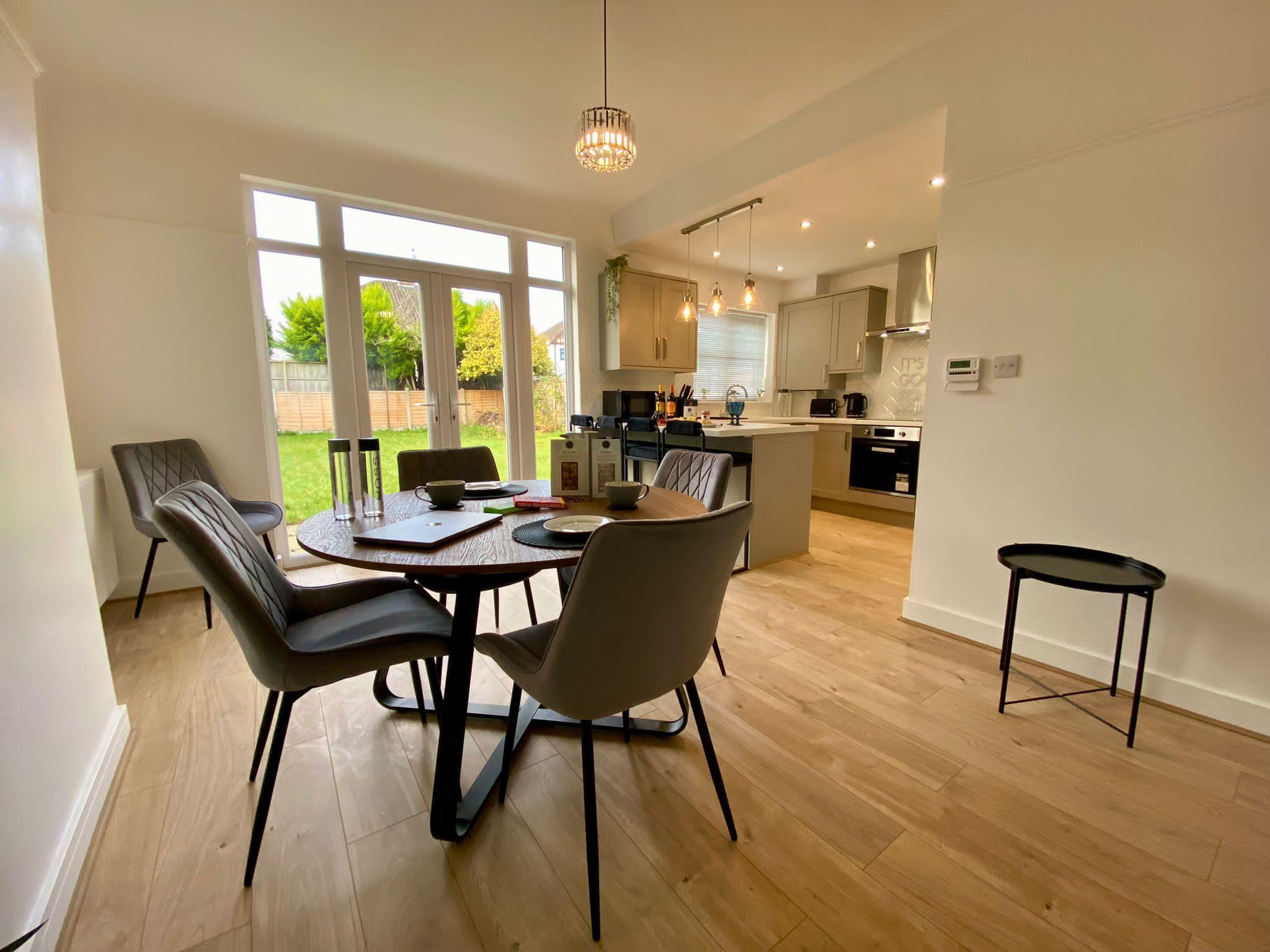 Mackets House | Hunts Cross | Sleeps 7 | Parking2
