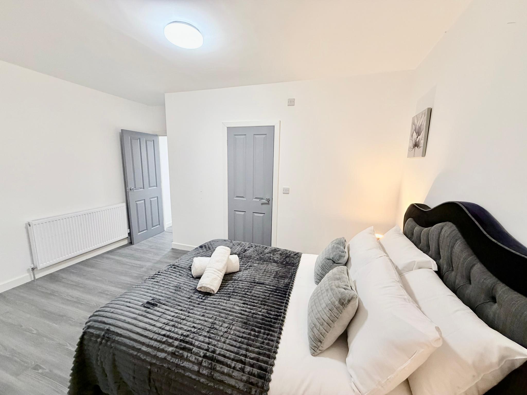 Contractor & Family Stay • 2BR House • Parking3