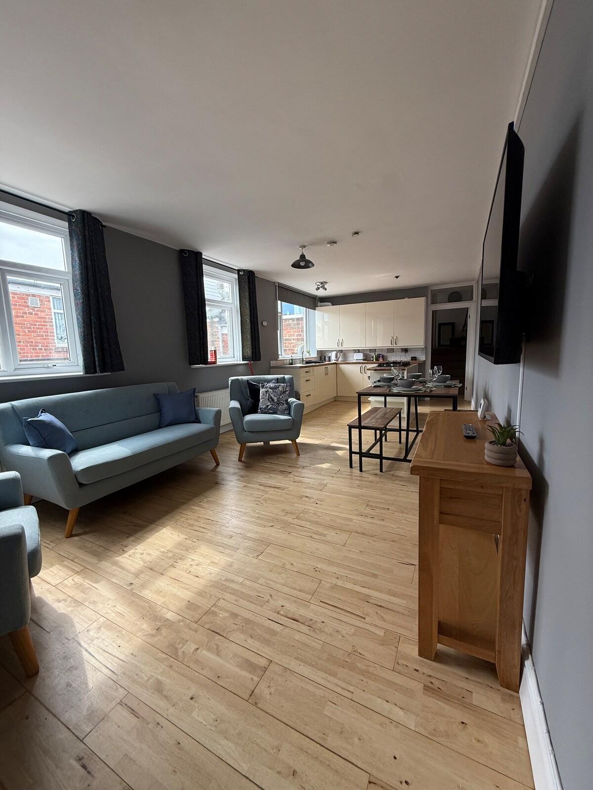 Sea View Flat - 3Bed2Bath in Central Whitley Bay2