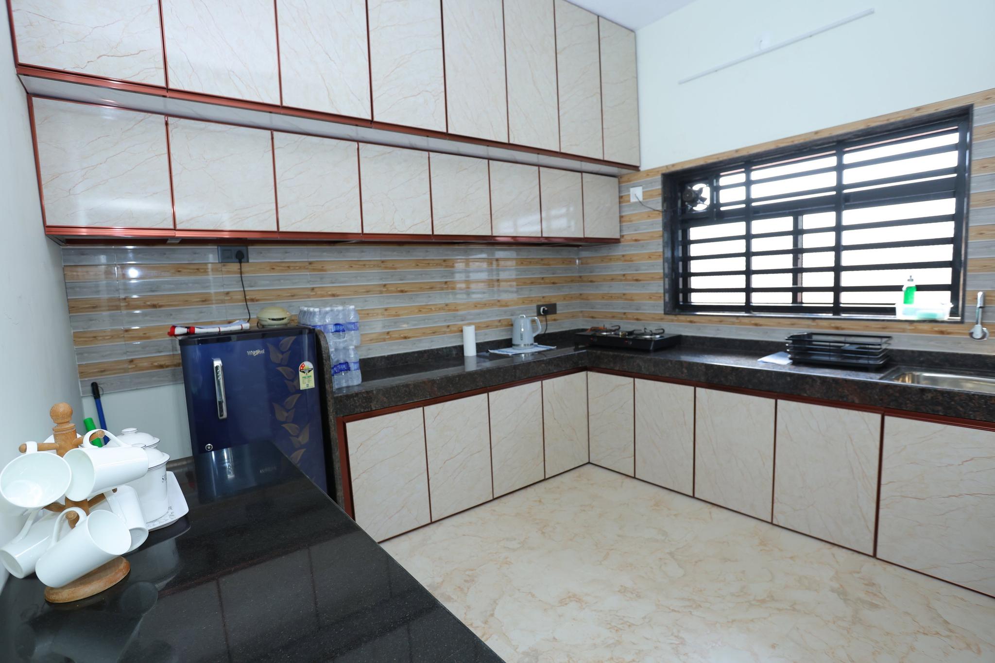 The Penthouse at Roy Mansion - Janthra, Belman2