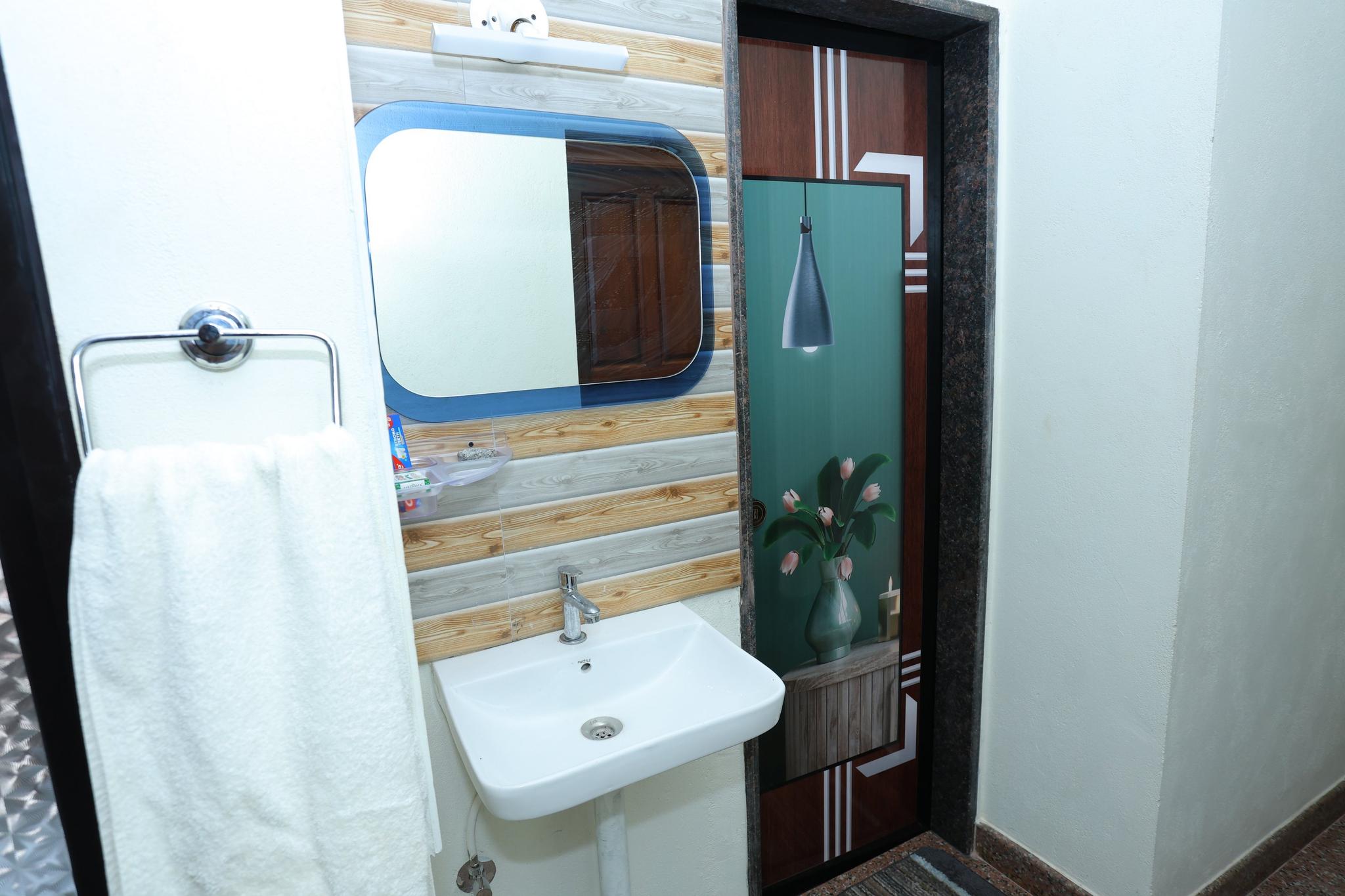 The Penthouse at Roy Mansion - Janthra, Belman5