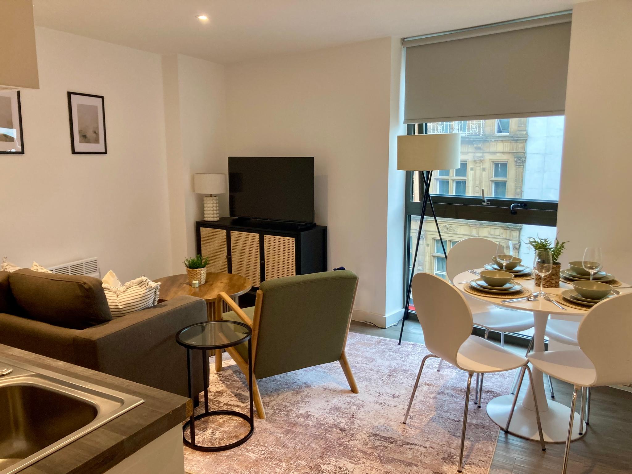 Fargate Central 302 | 3-Bed | Sheffield City2