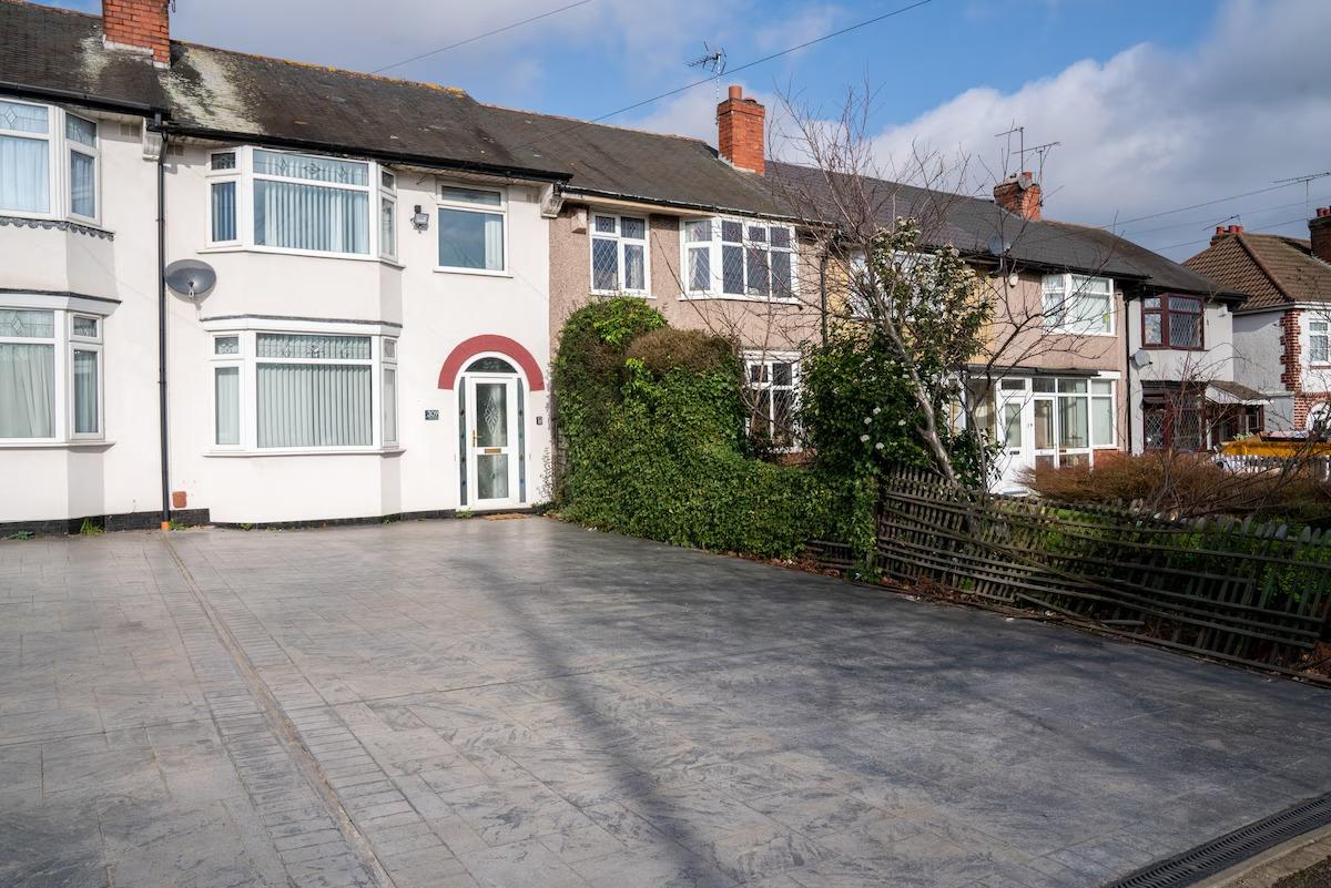 4BR Home By Comfy Nest Short Term Lets Coventry4