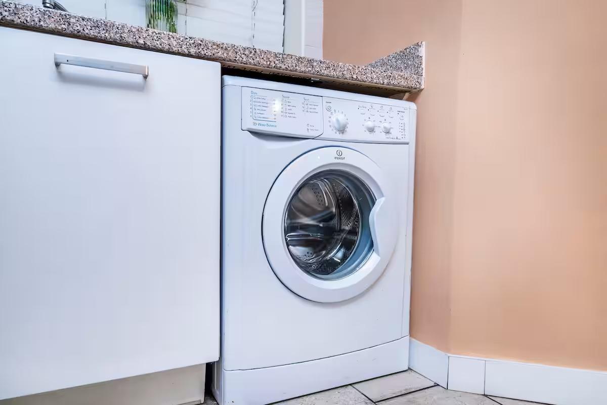 3BR Home By Comfy Nest Nottingham Contractors Stay5