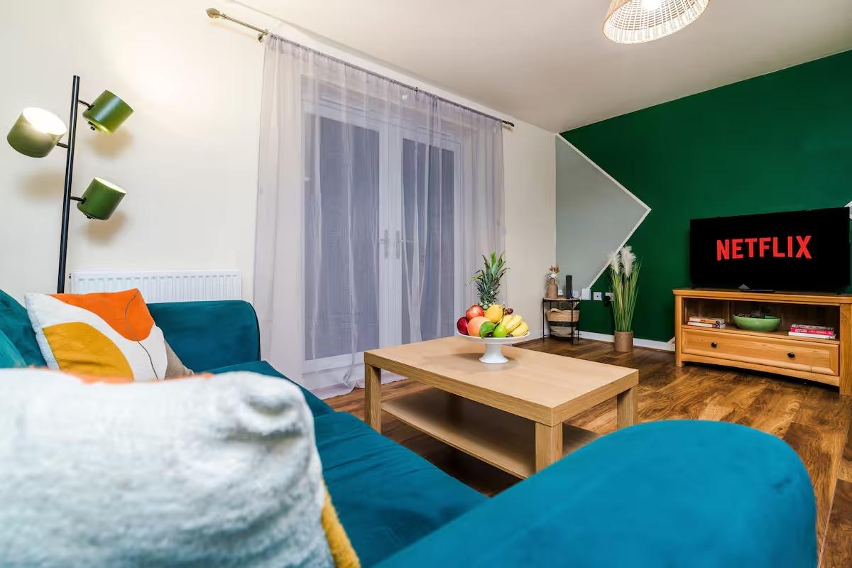 3BR Home By Comfy Nest Nottingham Contractors Stay3