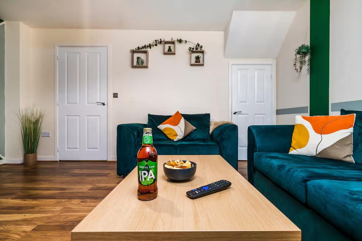 3BR Home By Comfy Nest Nottingham Contractors Stay6