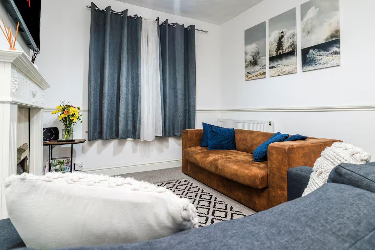 2BR House|Comfy Nest Contractors Stay Northampton3