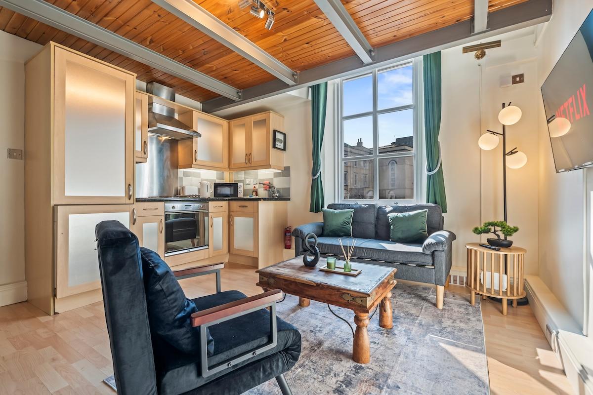 Split Level 1 Bed | Sleeps 3, City Center, Castle2