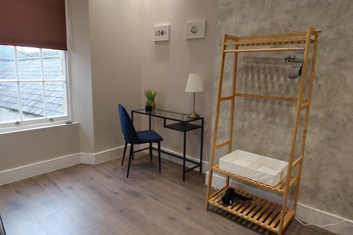 Trendy 2bed Gem in Sherborne's Historic Quarter4