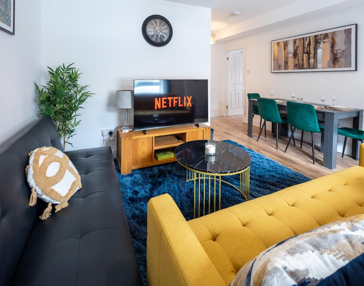 Spacious 2BR APT - Sleeps 5 - Private Parking1