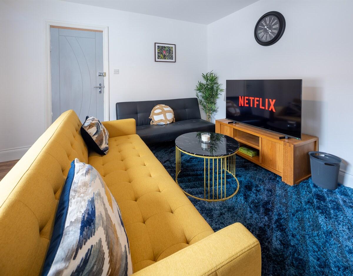Spacious 2BR APT - Sleeps 5 - Private Parking2