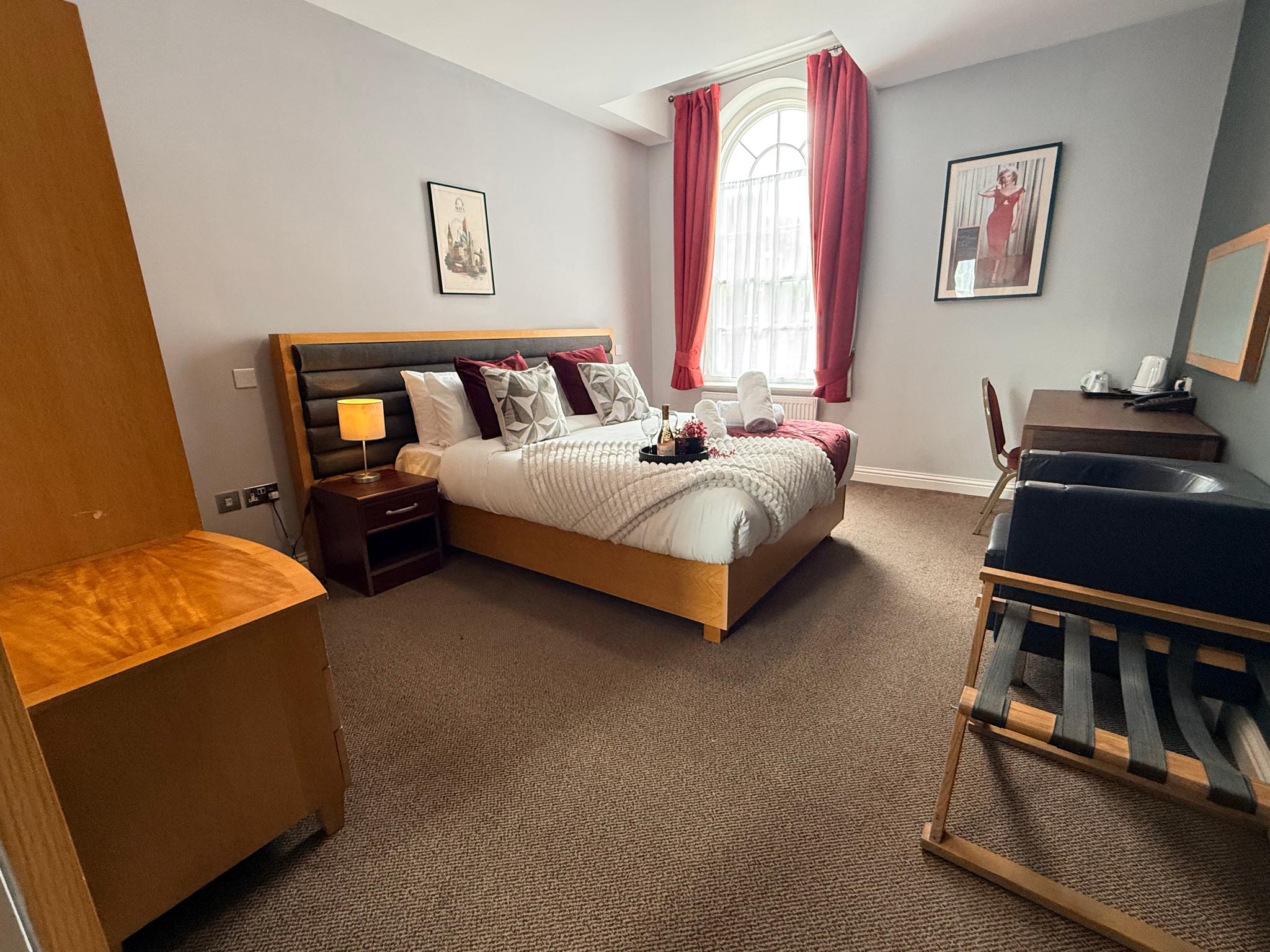 Hotel Rooms in the Heart of Luton6