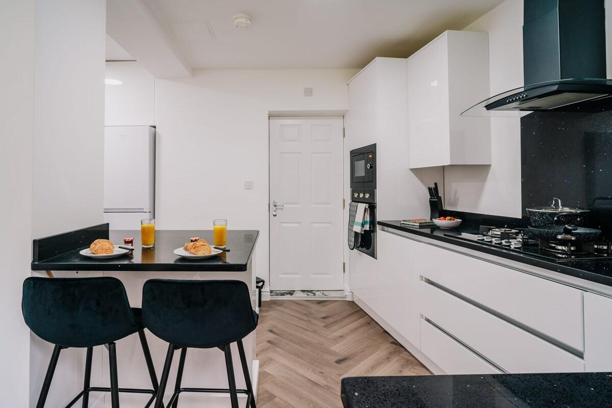 Big Discounts | Free Parking | Long-Term Stays6