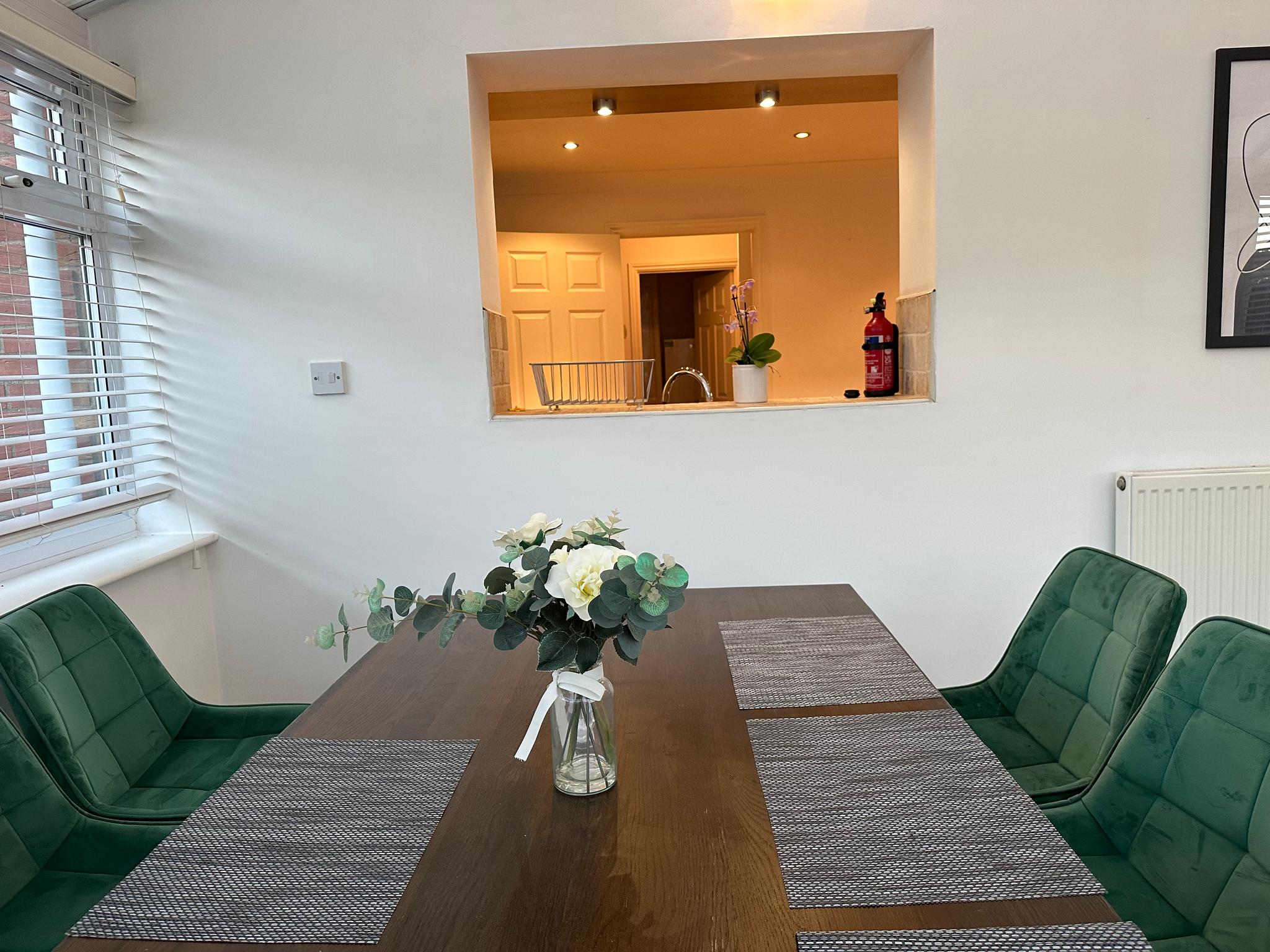 Richmond Stay - Both for families & Business5