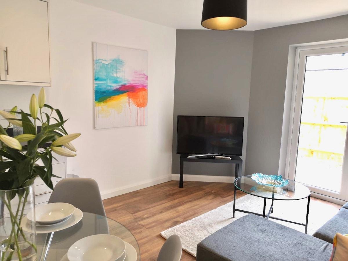 Modern 1BR | Patio | Pets | By Science Park/BMW6
