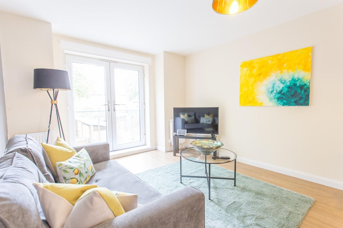 Modern 2 Bed Apt | Oxford | Groups & Family2