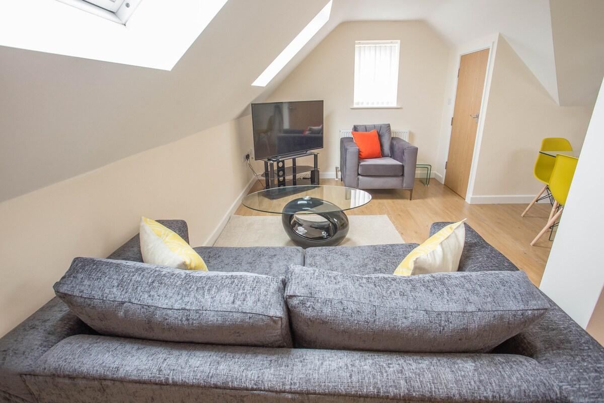 Oxford 2BR Apartment | King Bed |Parking |Bicester5