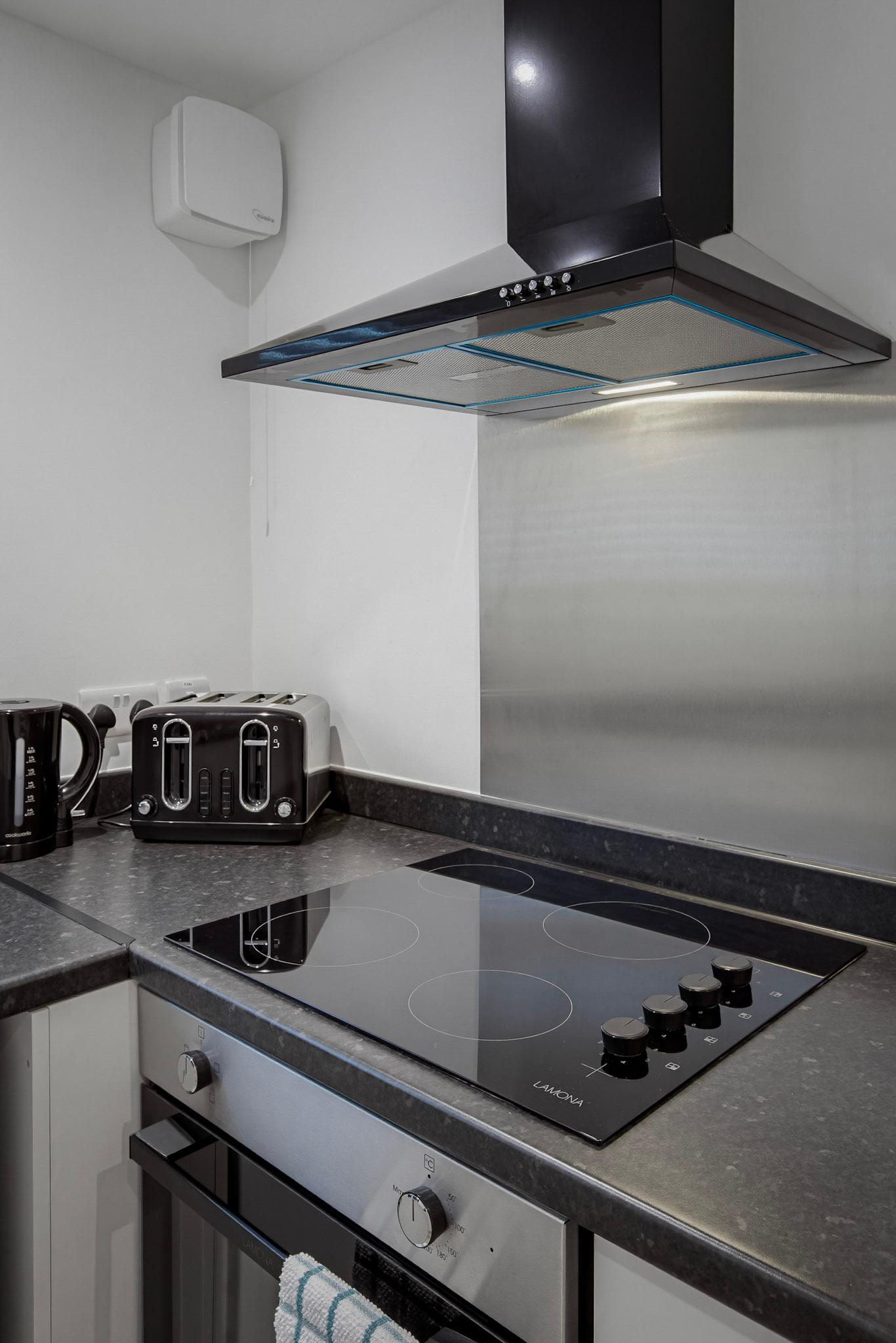 Luxury 1-Bed | Modern | Walk to Winter Gardens6