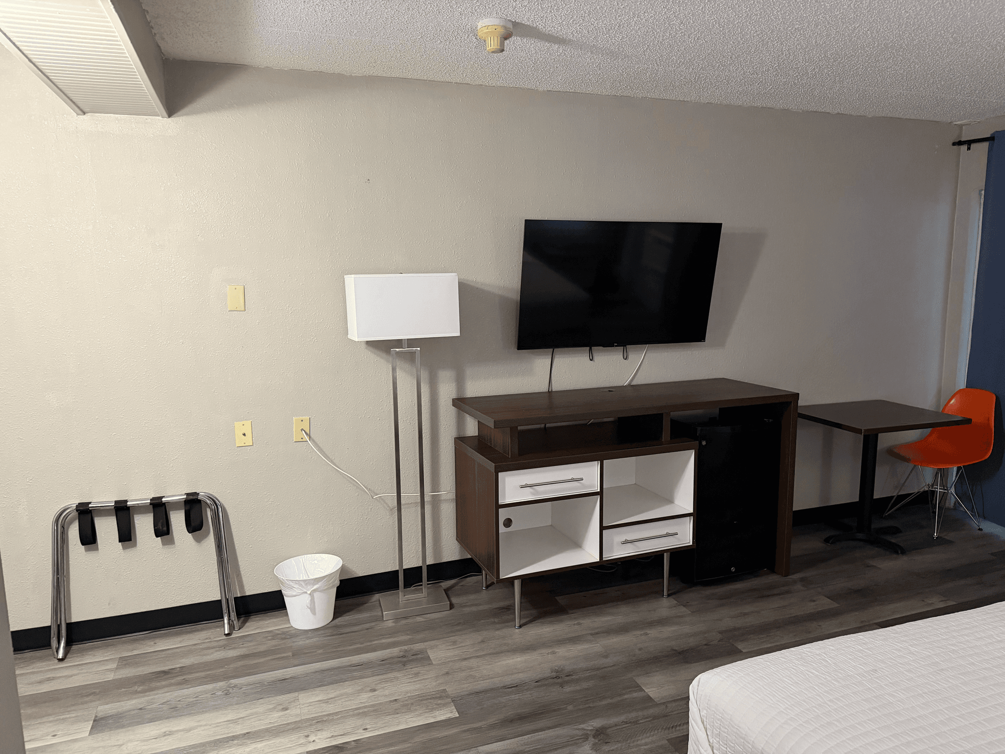 King Room off I-94 | Near Silver Beach6
