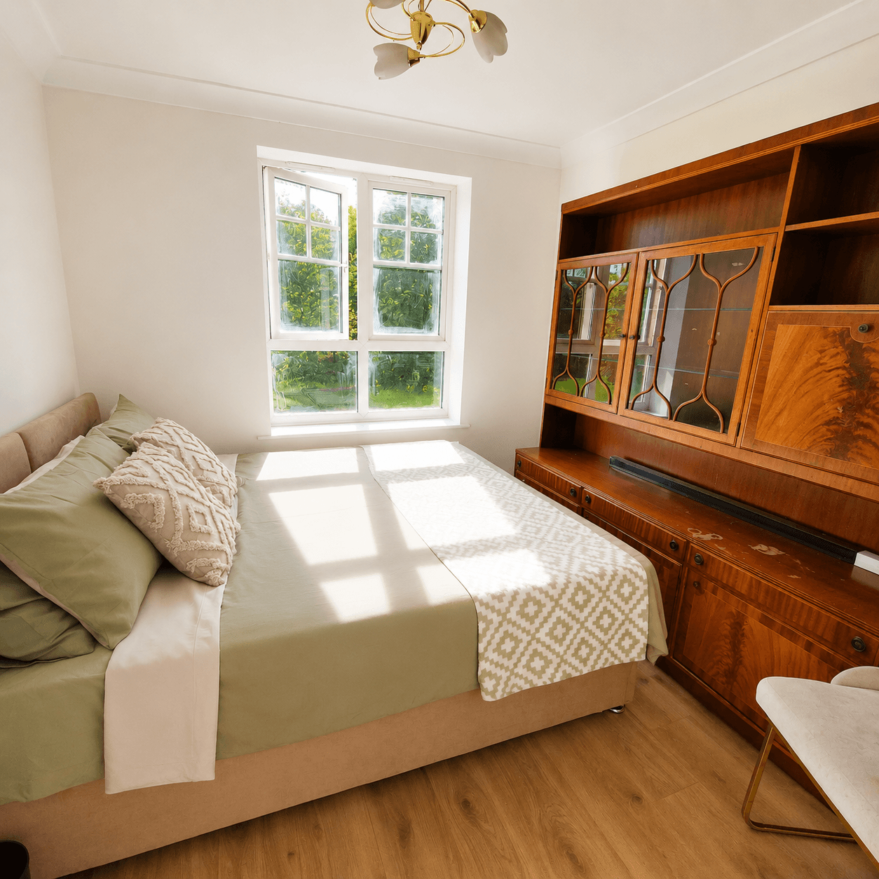 Spacious 3 Bed Flat - Parking - Discounted long6