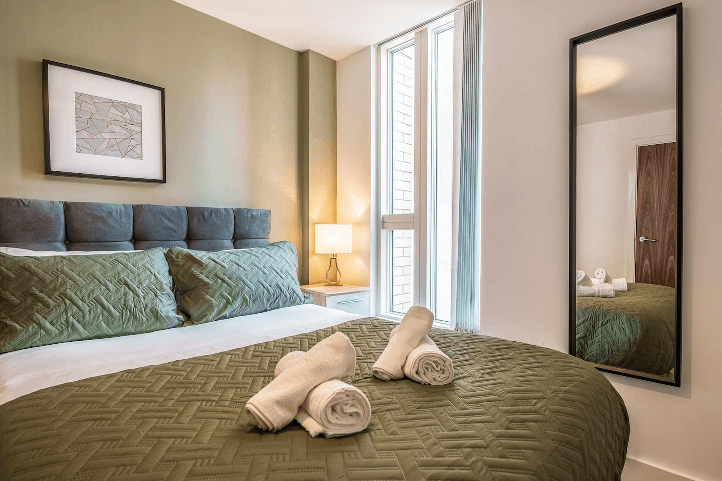 Stylish 3BR Ensuite Flat in Central Manchester3