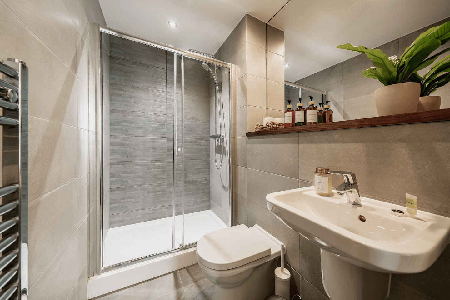 Stylish 3BR Ensuite Flat in Central Manchester4