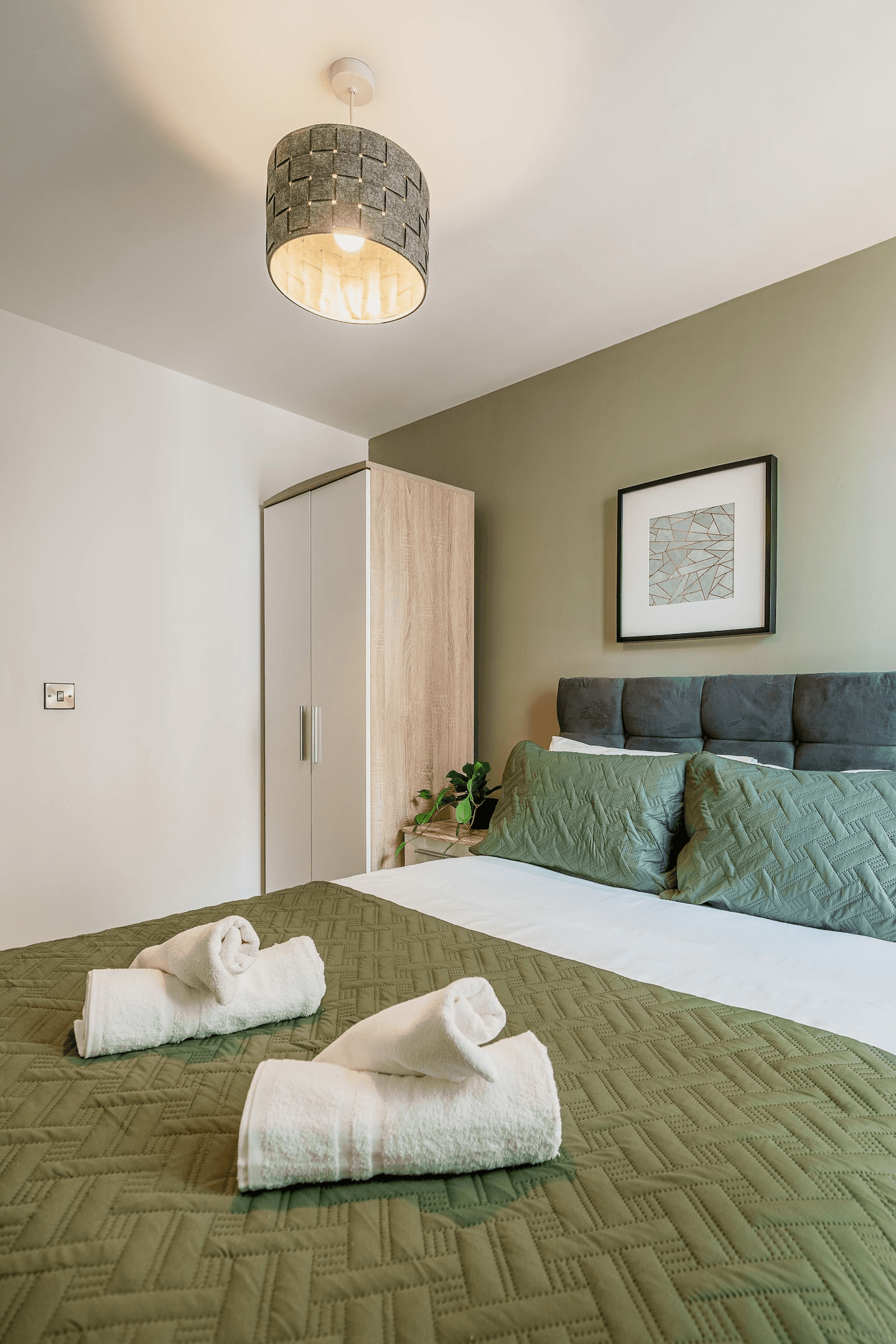 Stylish 3BR Ensuite Flat in Central Manchester2