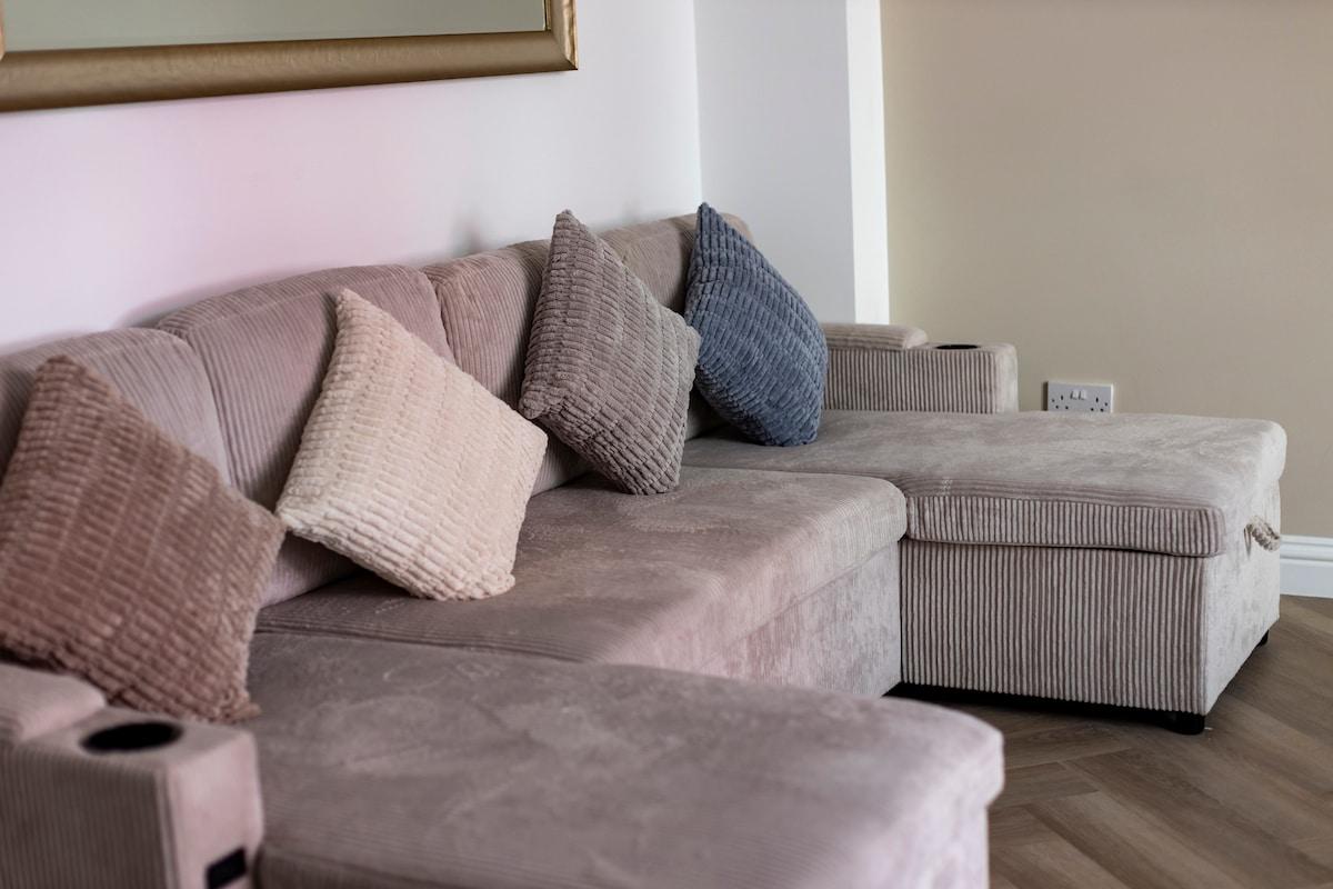 Six by the Sea • Luxury Retreat for 6 • Central2