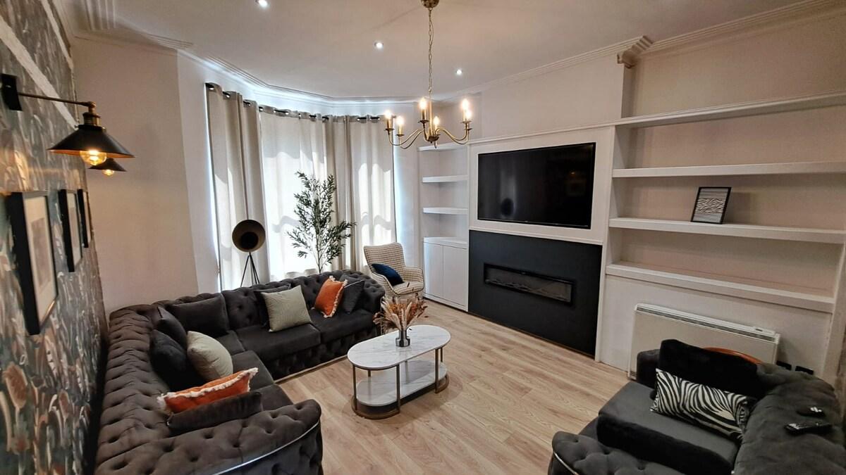 Coastal Retreat/Sleeps 10/Home Cinema/Fast WiFi2