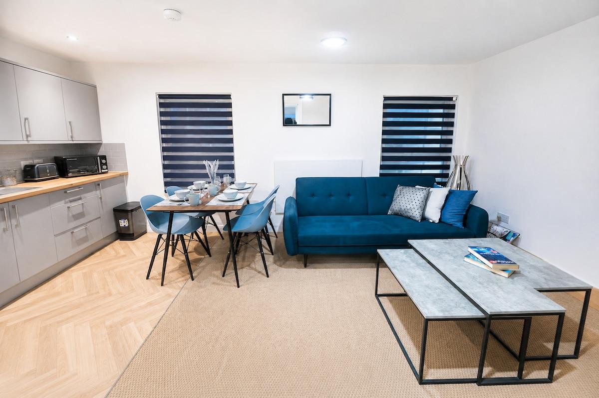 Wigan City Centre Flat | Sleeps 3/WiFi/Work Stays2