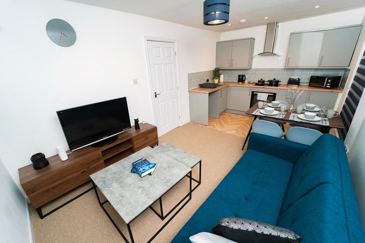 Wigan City Centre Flat | Sleeps 3/WiFi/Work Stays4