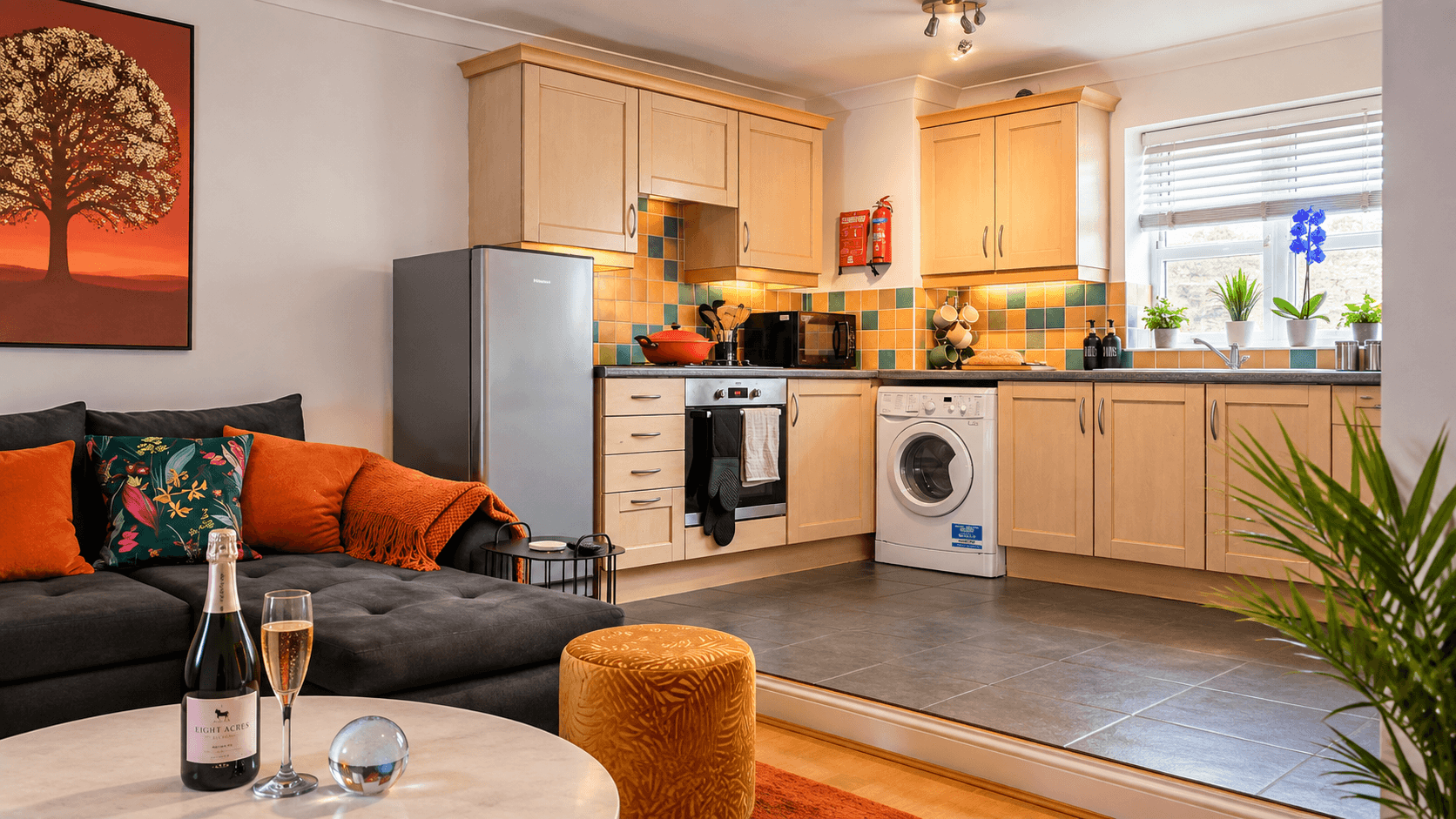 Stansted 2-Bed Flat Near Airport | Desk | Sleeps 56