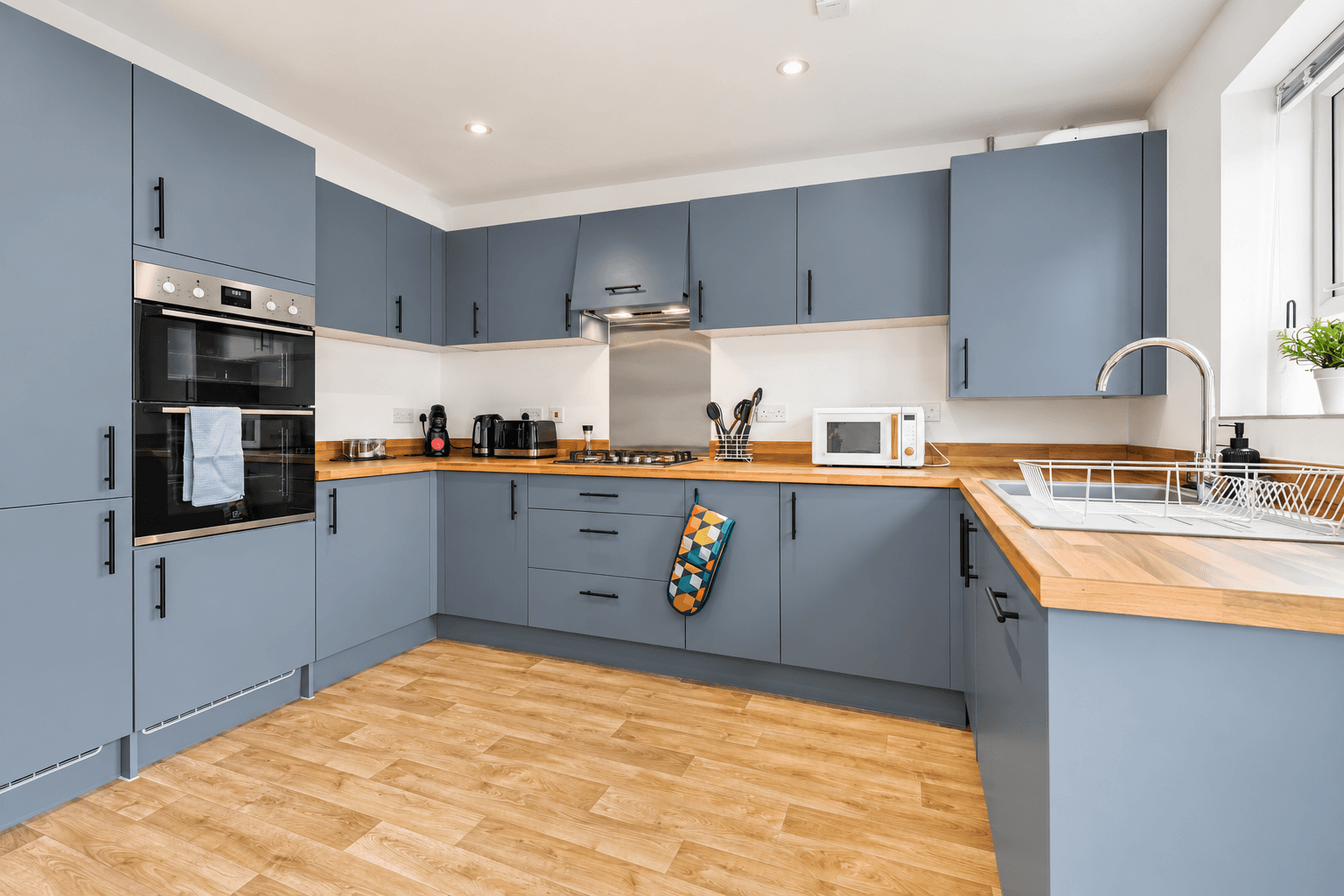 Great Location | 3-Bed | Sleeps 6 | Free Parking6